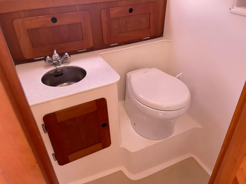 Slide: The Image of Hunt Yachts Surfhunter 29 2004 - 80