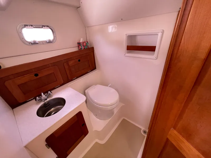 Slide: The Image of Hunt Yachts Surfhunter 29 2004 - 82