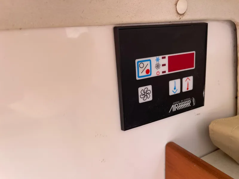 Slide: The Image of Hunt Yachts Surfhunter 29 2004 - 83