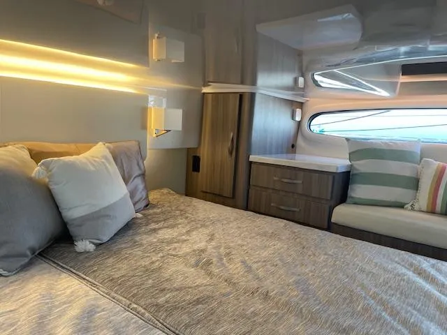 Slide: The Image of Regal 38 XO 2021 - 58