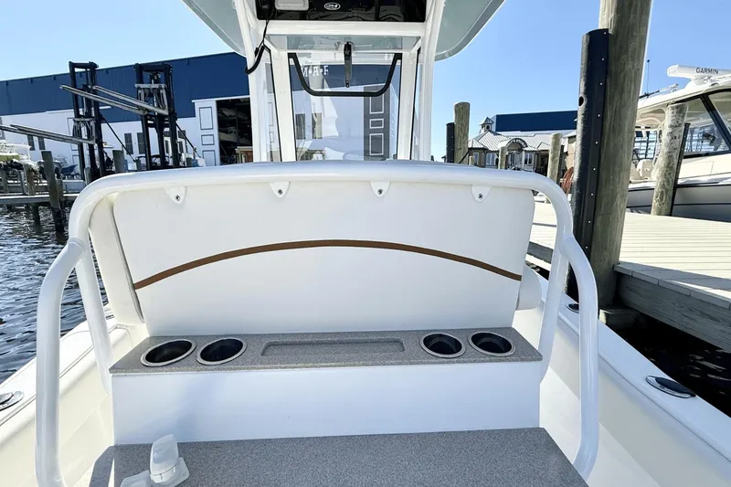 Slide: The Image of Sea Hunt Ultra 239 2022 - 10