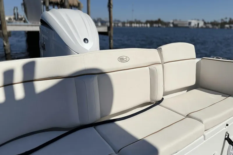 Slide: The Image of Sea Hunt Ultra 239 2022 - 13