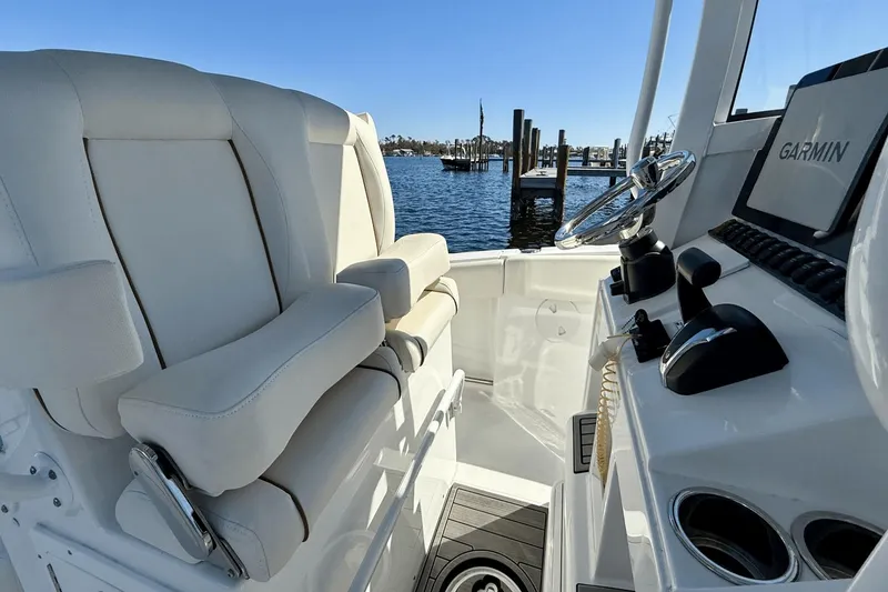 Slide: The Image of Sea Hunt Ultra 239 2022 - 17