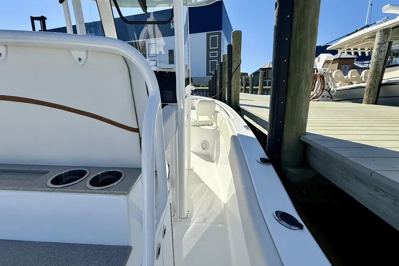 Slide: The Image of Sea Hunt Ultra 239 2022 - 20