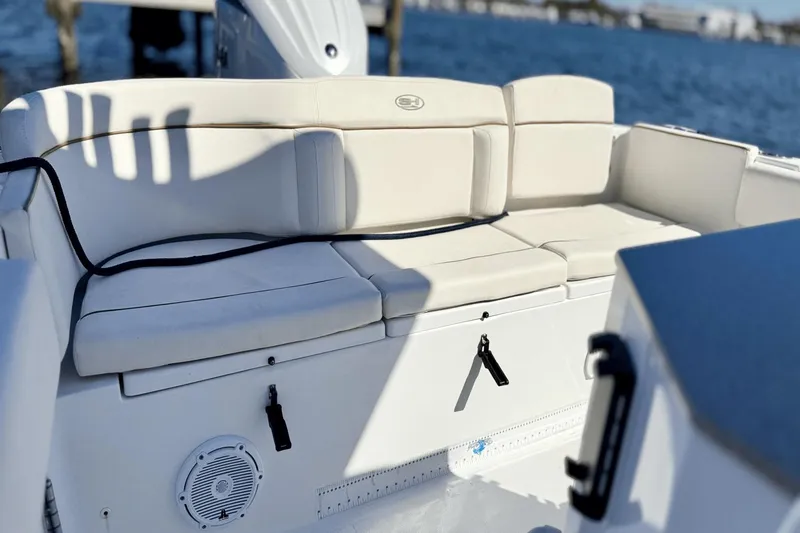 Slide: The Image of Sea Hunt Ultra 239 2022 - 29