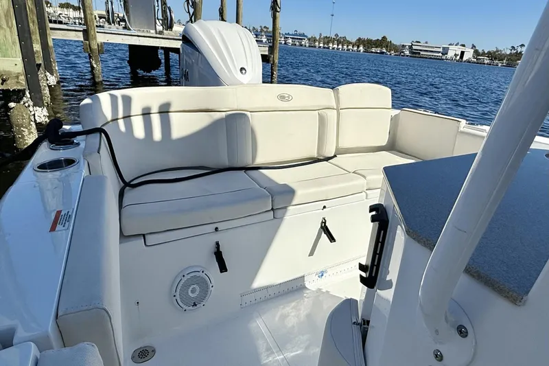 Slide: The Image of Sea Hunt Ultra 239 2022 - 30