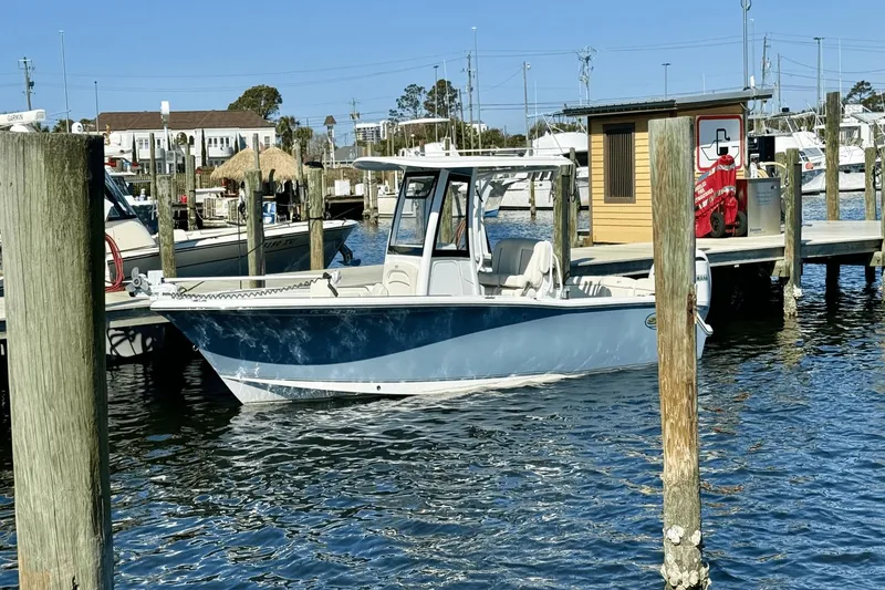 Slide: The Image of Sea Hunt Ultra 239 2022 - 4