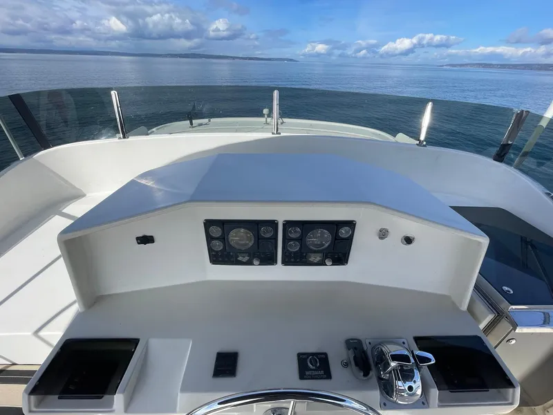 Slide: The Image of Helm of 2002 Transpacific Marine EAGLE 53 yacht with ocean view. - 45