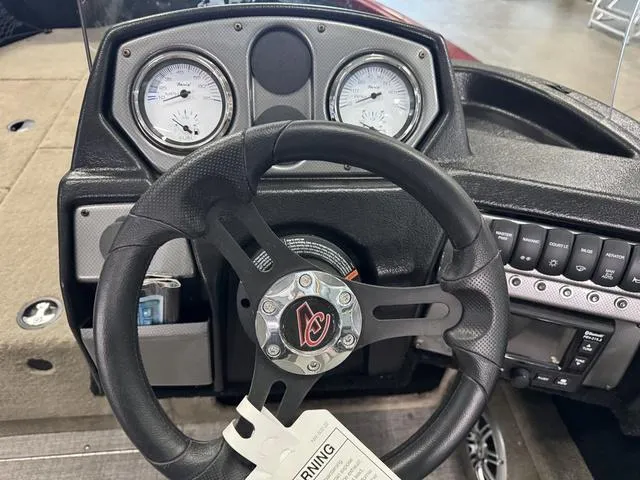 Slide: The Image of Alumacraft Competitor 165 SC 2024 - 10