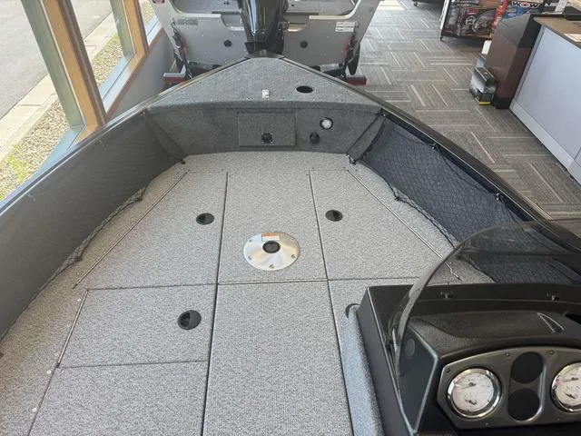 Slide: The Image of Alumacraft Voyageur 175 SC 2024 - 14