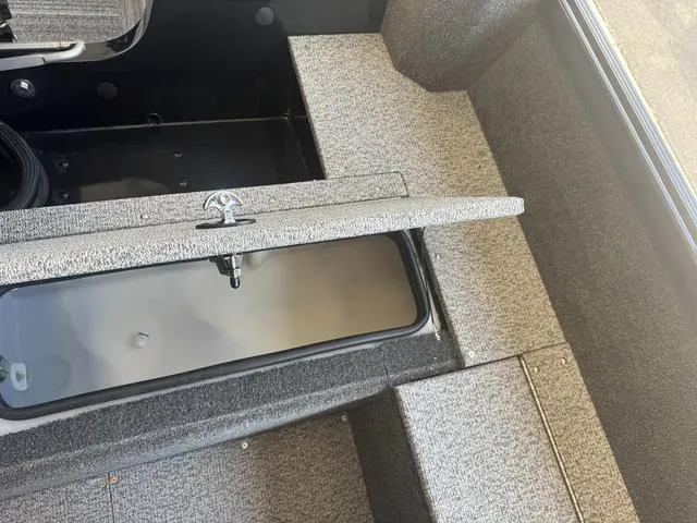 Slide: The Image of Alumacraft Voyageur 175 SC 2024 - 4