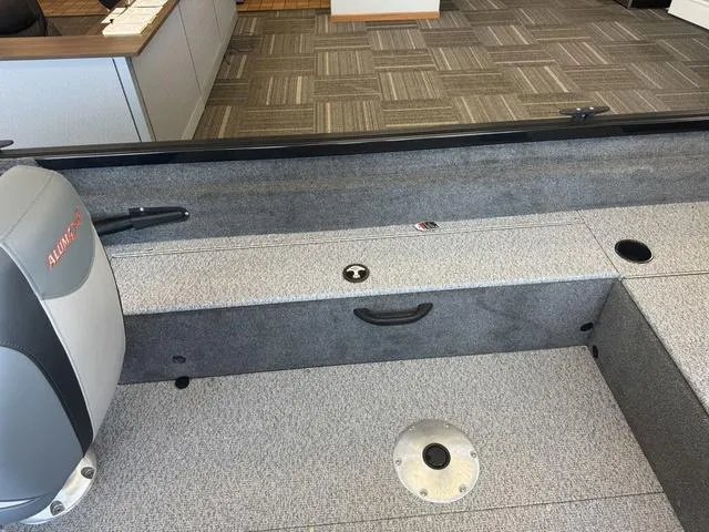 Slide: The Image of Alumacraft Voyageur 175 SC 2024 - 5