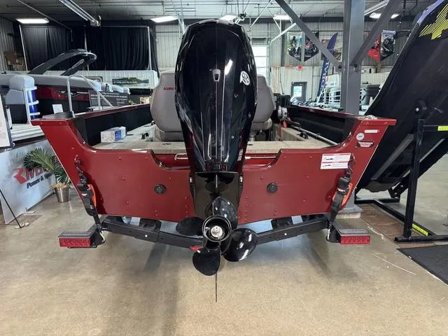 Slide: The Image of Alumacraft Competitor 165 SC 2024 - 4