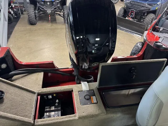 Slide: The Image of Alumacraft Competitor 165 SC 2024 - 6