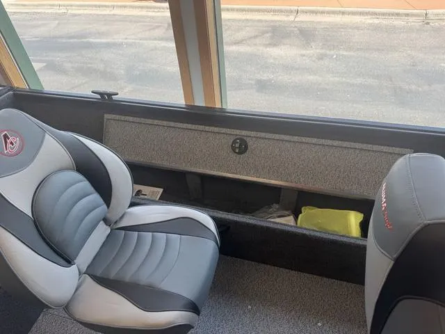 Slide: The Image of Alumacraft Voyageur 175 SC 2024 - 8