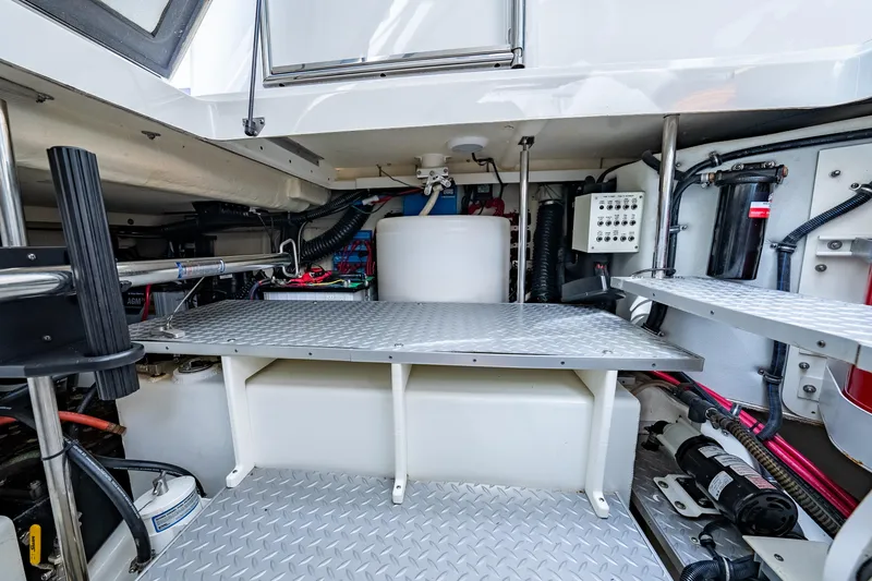 Slide: The Image of Engine room of 2018 Formula 430 Super Sport Crossover with equipment and wiring. - 20