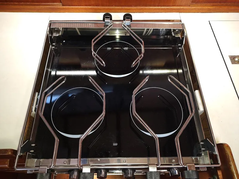 Slide: The Image of Hallberg-Rassy 41 1977 - 86