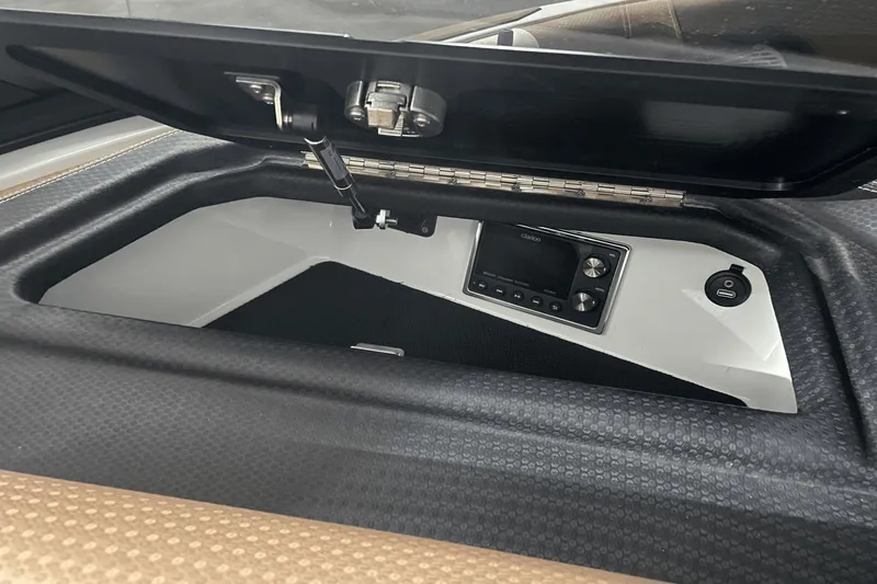 Slide: The Image of Centurion Ri257 2020 - 20