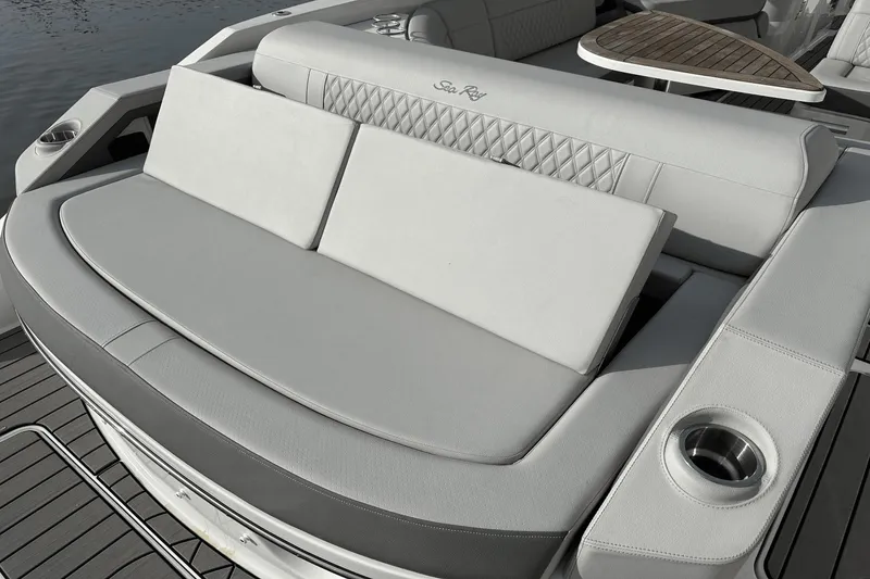 Slide: The Image of Sea Ray SLX 310 Outboard 2024 - 14