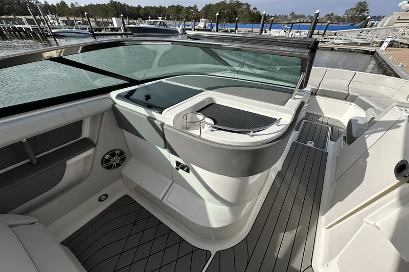 Slide: The Image of Sea Ray SLX 310 Outboard 2024 - 23