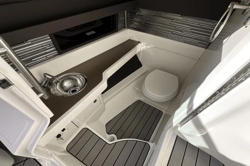 Slide: The Image of Sea Ray SLX 310 Outboard 2024 - 24