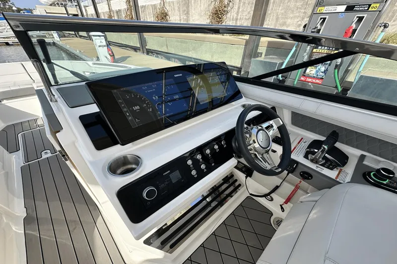 Slide: The Image of Sea Ray SLX 310 Outboard 2024 - 26
