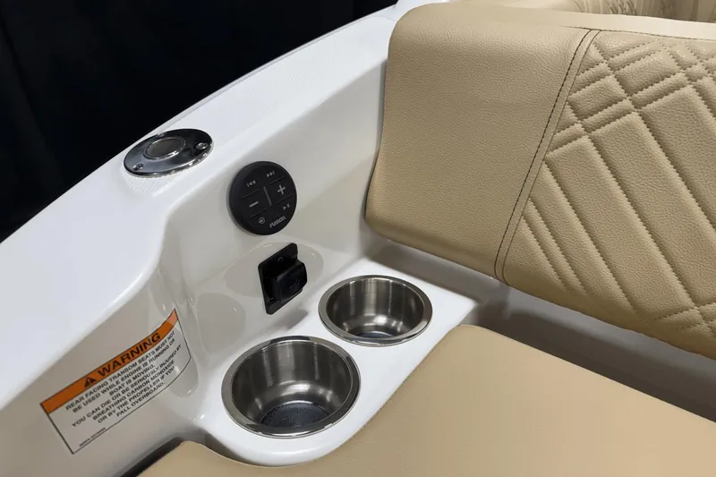 Slide: The Image of Sea Ray SDX 230 Outboard 2026 - 19