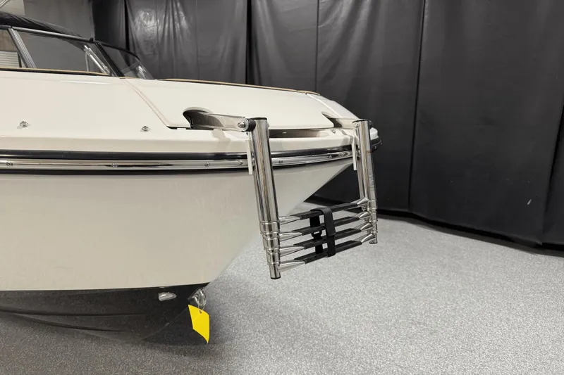 Slide: The Image of Sea Ray SDX 230 Outboard 2026 - 11