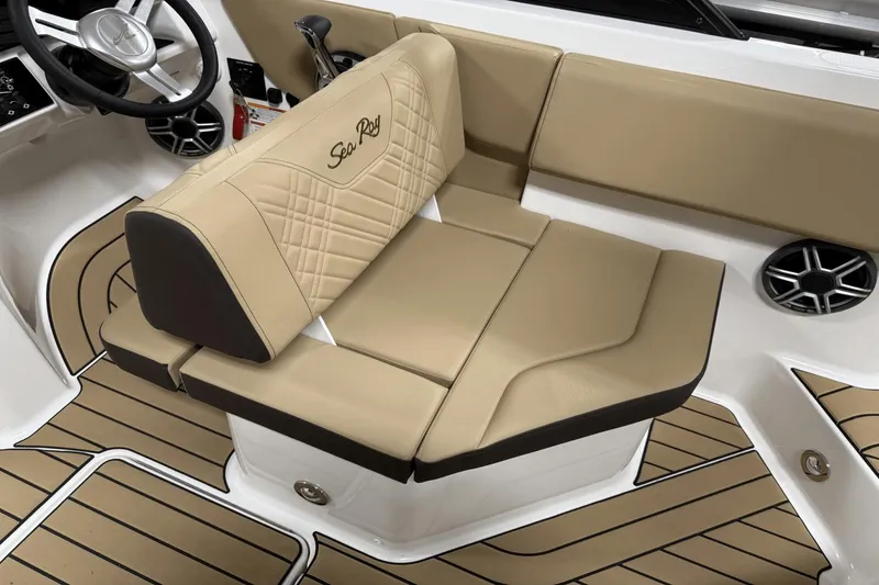 Slide: The Image of Sea Ray SDX 230 Outboard 2026 - 44