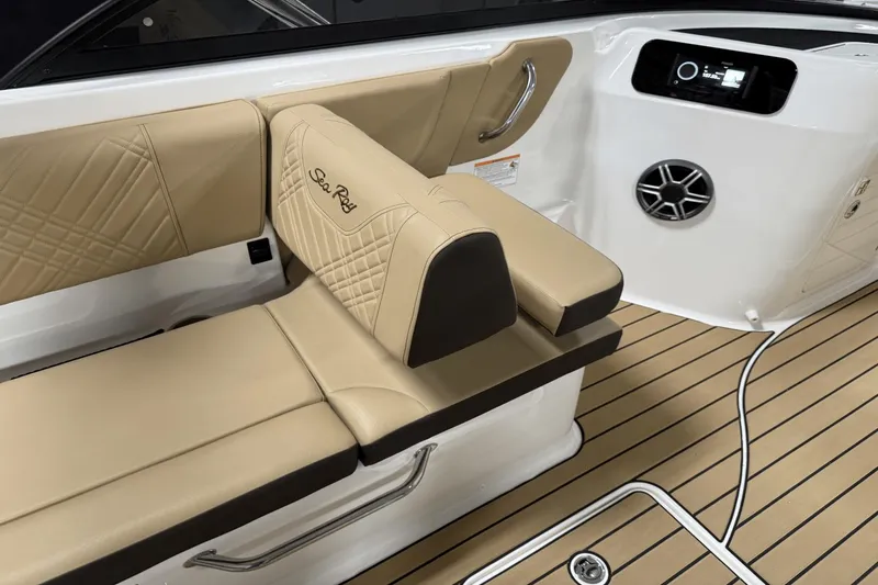 Slide: The Image of Sea Ray SDX 230 Outboard 2026 - 32