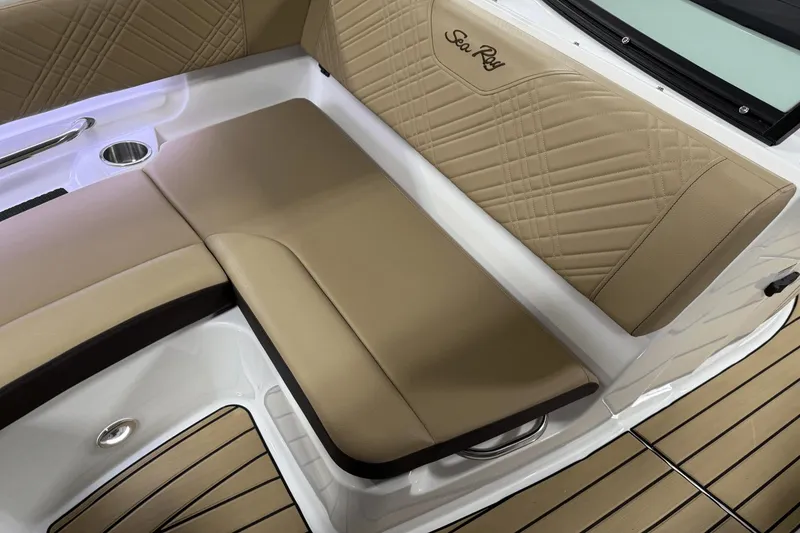 Slide: The Image of Sea Ray SDX 230 Outboard 2026 - 86
