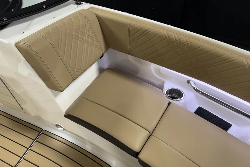 Slide: The Image of Sea Ray SDX 230 Outboard 2026 - 76