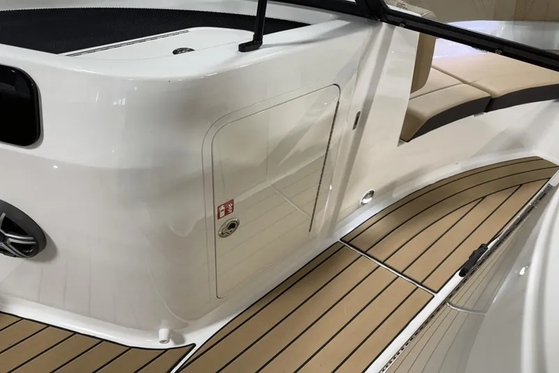 Slide: The Image of Sea Ray SDX 230 Outboard 2026 - 69