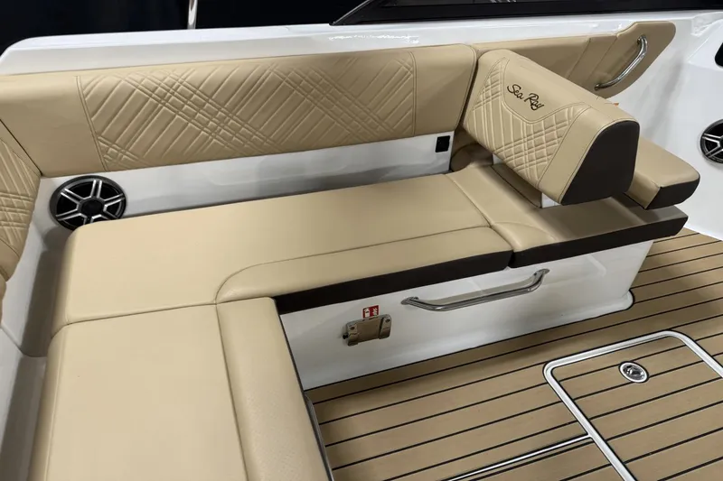Slide: The Image of Sea Ray SDX 230 Outboard 2026 - 29