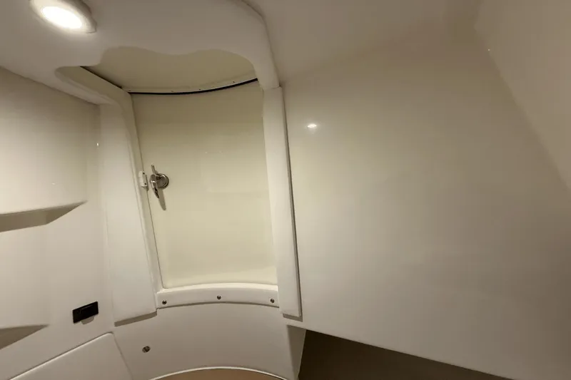 Slide: The Image of Sea Ray SDX 230 Outboard 2026 - 65