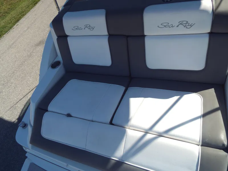 Slide: The Image of Sea Ray 260 Sundeck 2011 - 12