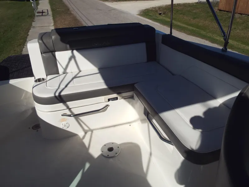 Slide: The Image of Sea Ray 260 Sundeck 2011 - 9