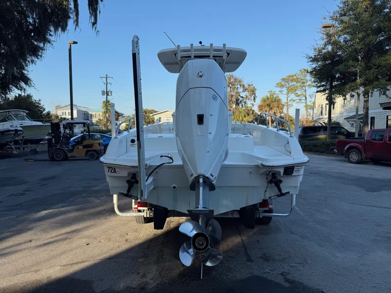 Slide: The Image of Boston Whaler 270 Dauntless 2018 - 10