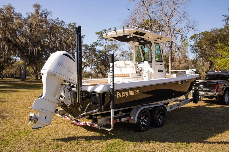 Slide: The Image of Everglades 253 Center Console 2017 - 52