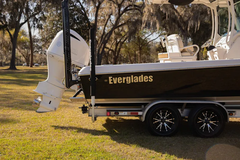 Slide: The Image of Everglades 253 Center Console 2017 - 53