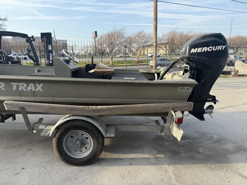 Slide: The Image of Gator Trax 17 2012 - 12