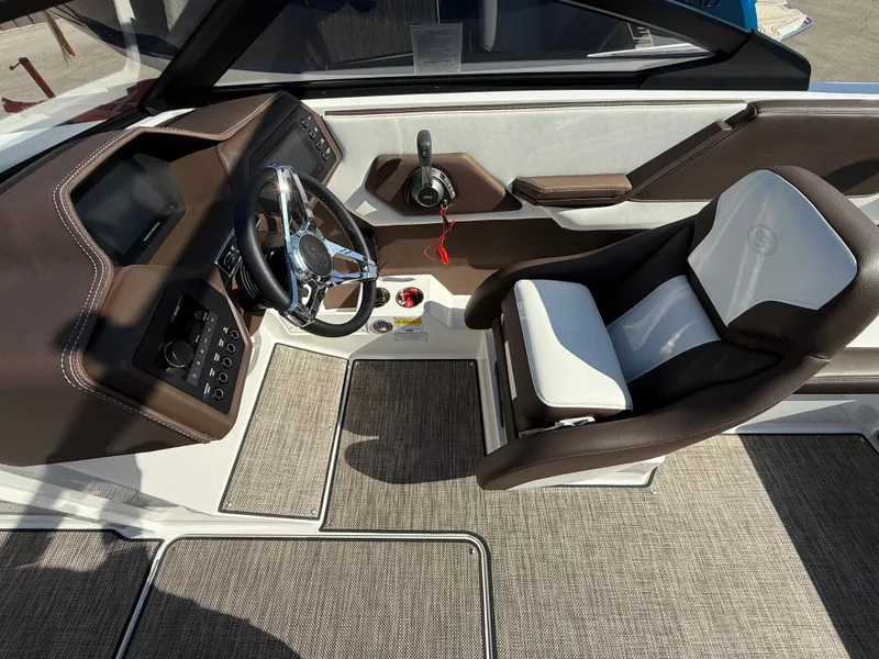 Slide: The Image of Cobalt CS23 Surf 2025 - 509