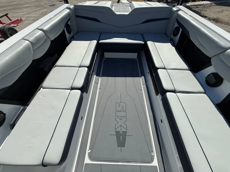 Slide: The Image of Axis T250 2025 - 525