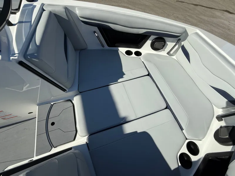 Slide: The Image of Axis T250 2025 - 647