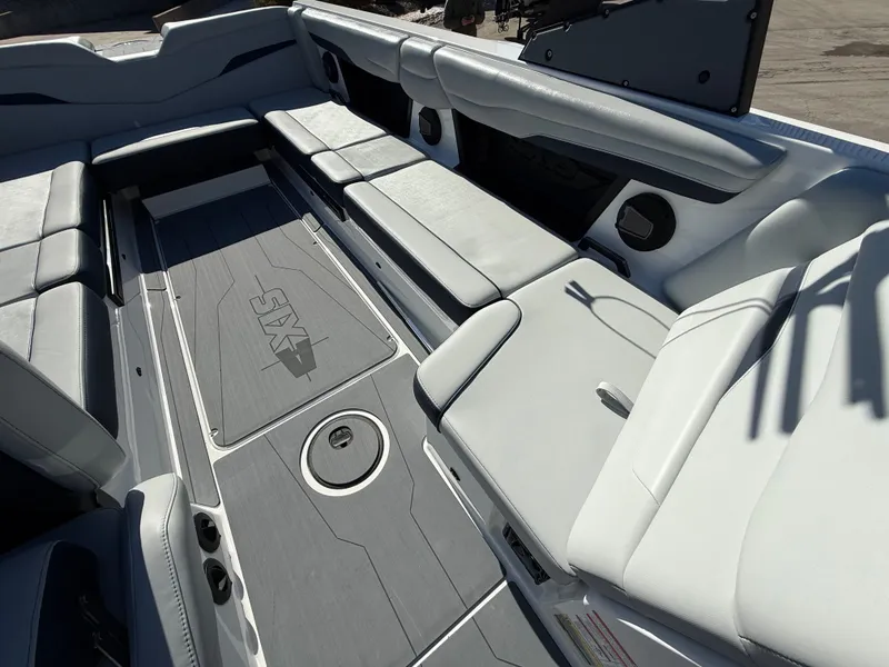 Slide: The Image of Axis T250 2025 - 513