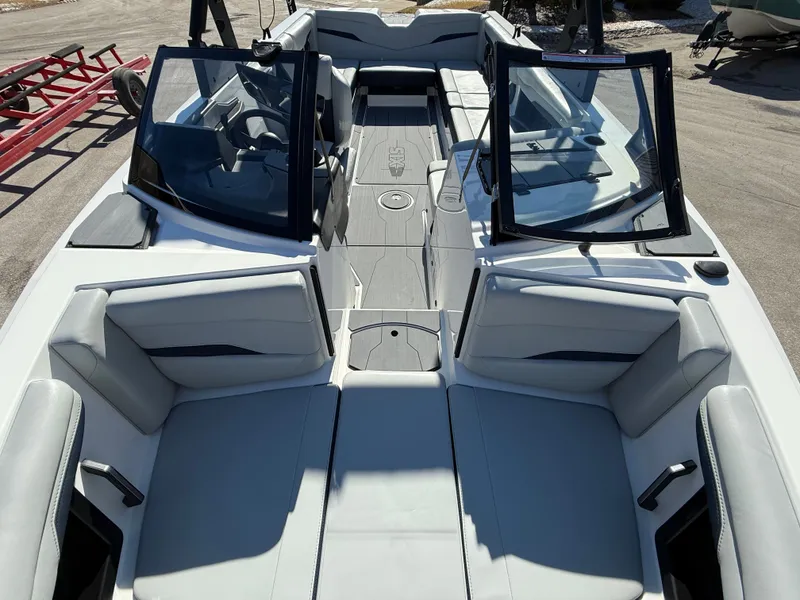 Slide: The Image of Axis T250 2025 - 583