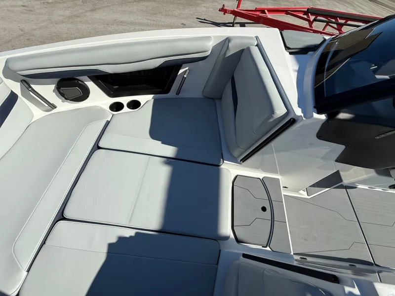 Slide: The Image of Axis T250 2025 - 610