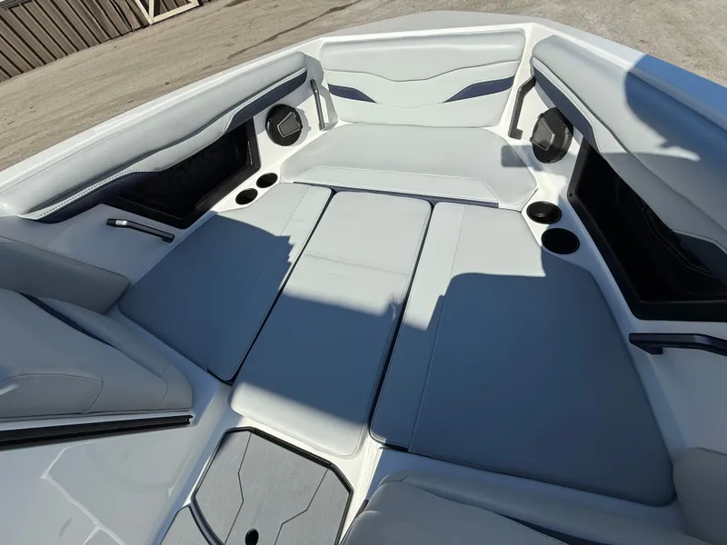 Slide: The Image of Axis T250 2025 - 628