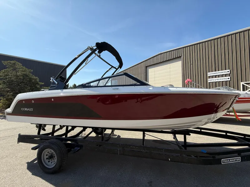 Slide: The Image of Cobalt CS23 Surf 2025 - 533