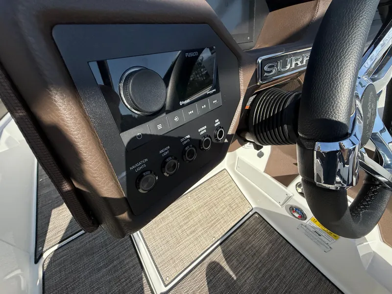 Slide: The Image of Cobalt CS23 Surf 2025 - 595